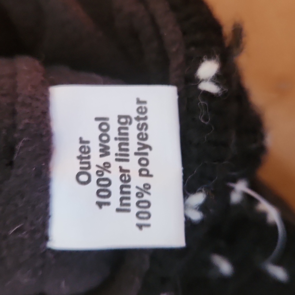 Black and White Knit Fingerless Gloves NWOT - Picture 3 of 5